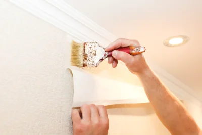 Pose de papier peint à Ur — revêtements muraux et toiles de verre
